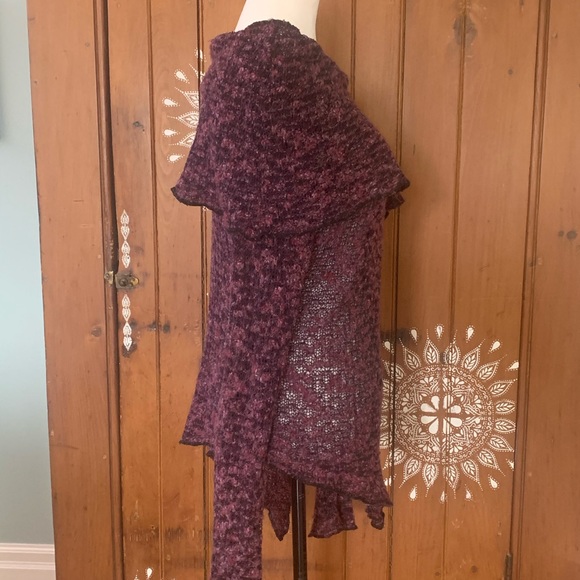 Purple & black airy sweater from Touch Toronto. - Picture 4 of 6